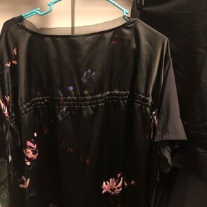 Cotton/silk vneck shirt